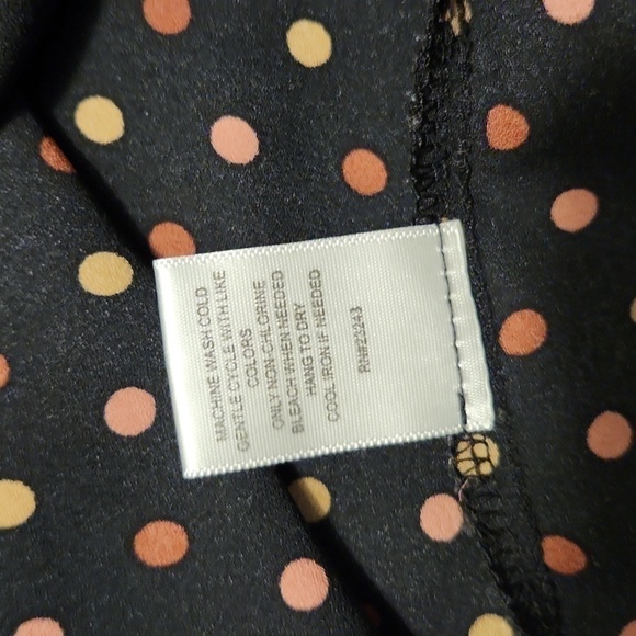 7th Avenue Design from New York and Company Pink/Black Polka Dot Blouse 
Lot I - Picture 3 of 4